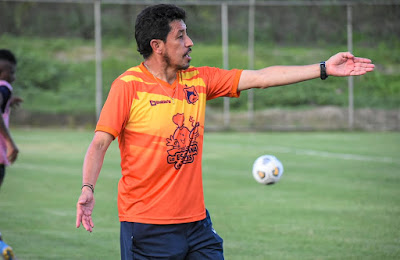 Paúl Vélez, técnico de Delfín SC 2021.
