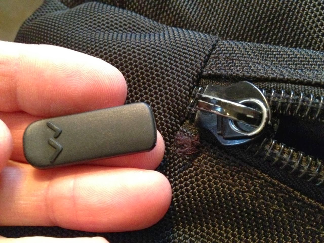 How to repair a broken zipper