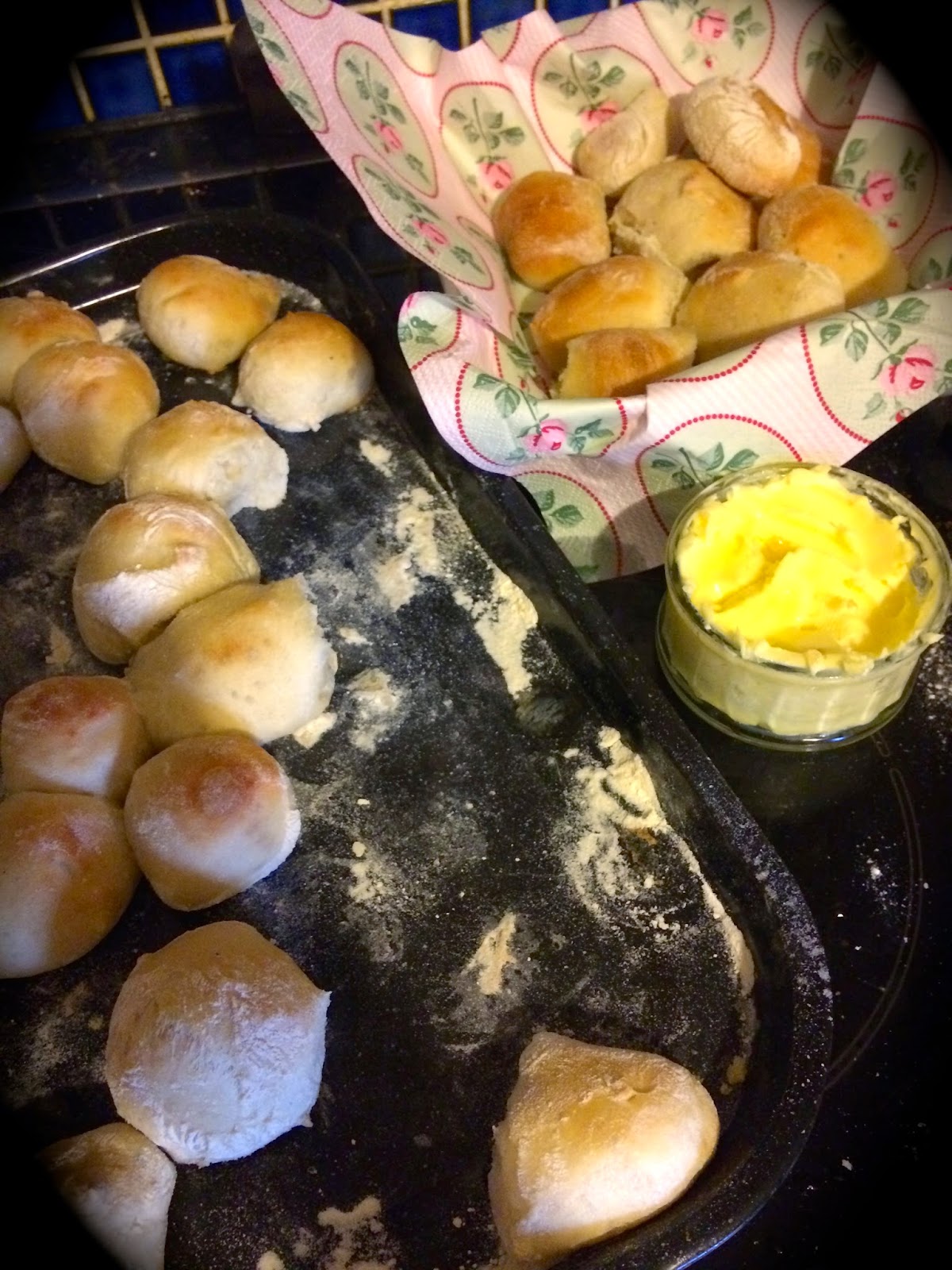 Homemade simple bread maker dough balls with Vampire-proof garlic butter - recipe