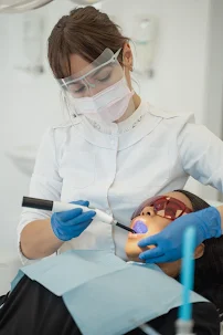 افضل دكتورة وطبيب اسنان غرب الرياض 1445 - Dentist west of Riyadh