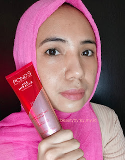 Review Pond's age miracle Youthful Glow