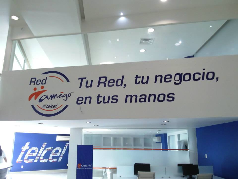 logo de red amigo telcel en nuevas oficinas