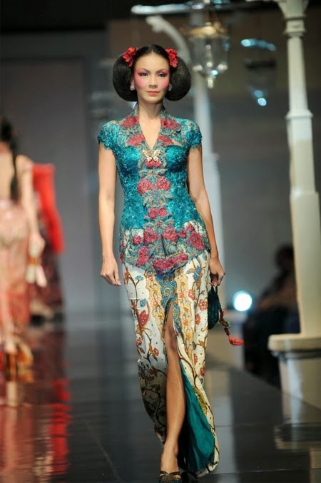 Kumpulan Foto Model  Baju  Kebaya Ivan  Gunawan  Trend Baju  