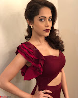 Nushrat Bharucha New Bollywood sensation from Sonu Ke u Ki Sweety Exclusive Unseen Pics ~  Exclusive Gallery 045.jpg