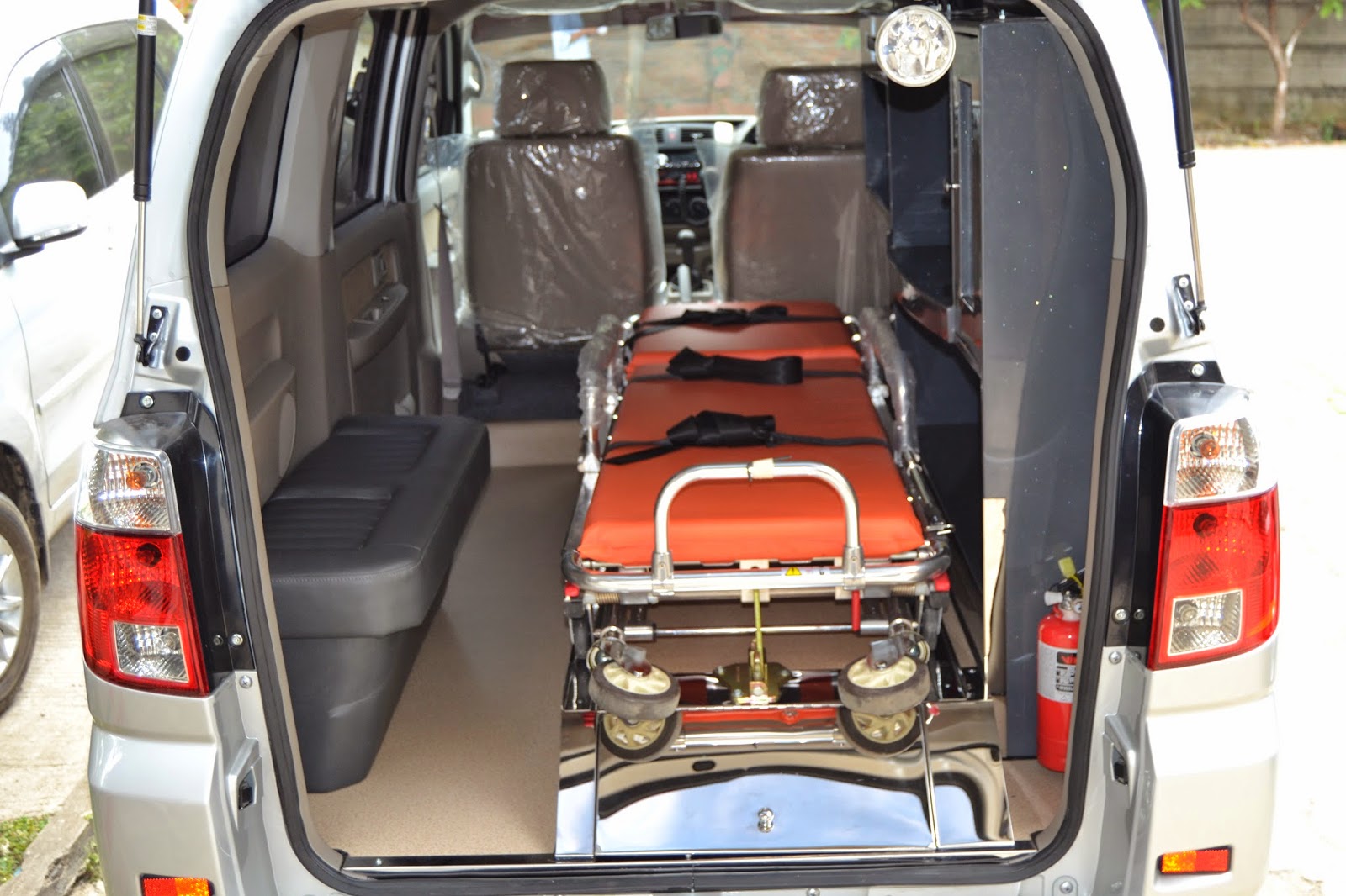 CV AMBULANCE PINTAR INDONESIA Spesialis Ambulance 4x4 Modifikasi