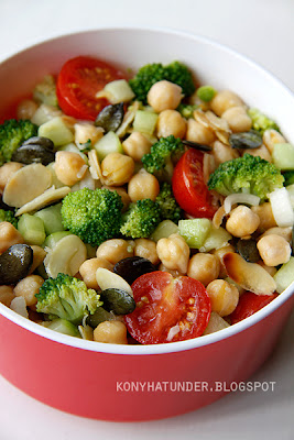 crunchy_veg_chickpea_salad