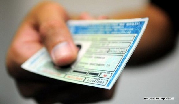 Carteira de motorista terá formato de cartão de crédito e recursos antifraude