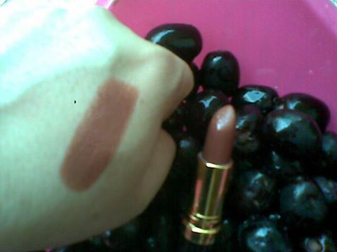 Revlon Superlustrous Lipstick –Chocolate Velvet