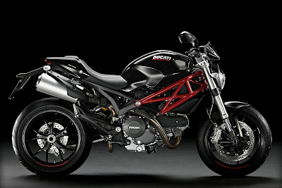 Ducati_Monster_796_2011_1620x1080_Side_02