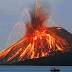 Indonésia: Vulcão Krakatoa entra em erupção