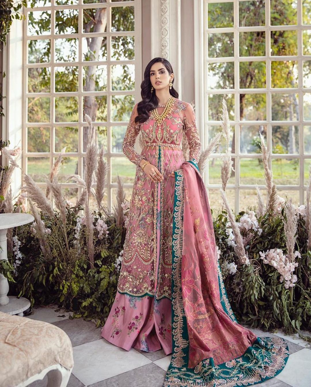 Pakistani Actress New fashion dress for Girls 2021, New Designer Dress images 2021, Dress Design images For Girl, New fashion dress for girl 2021, Dress Designs images 2021, New style dress for Girl, New Dress Design 2021 in Pakistan