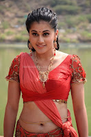 Tapsee, navel, show, in, beeach