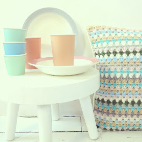ByHaafner, crochet, cushion, granny stripes, pastel, vintage Sphinx plates