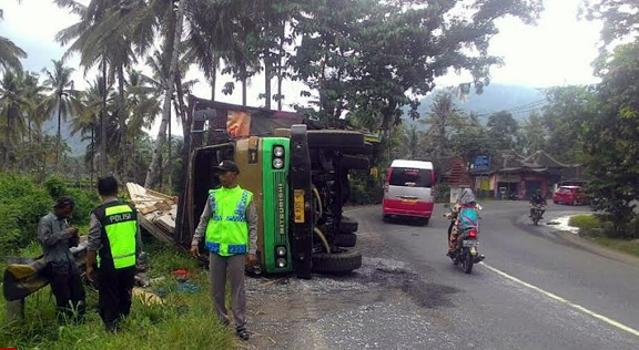 Jalur rawan kecelakaan di Banyuwangi.