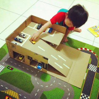 Membuat Diorama Parkiran Mobil Dari Kardus