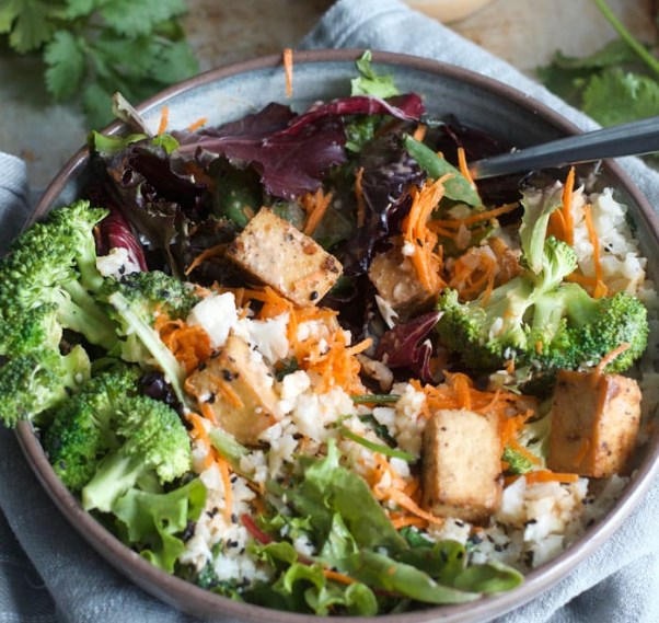 Coconut Cauliflower Rice Buddha Bowls #healthy #vegan