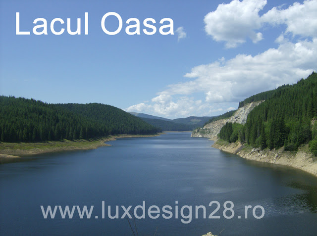 Lacul de acumulare Oasa poza facut in drum spre Obarsia Lotrului - judet Alba si judet Sibiu - Romania