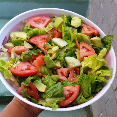 A delicious salad to deflate the abdomen and purify the body