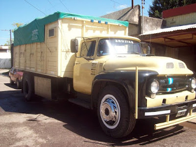 Ford 900