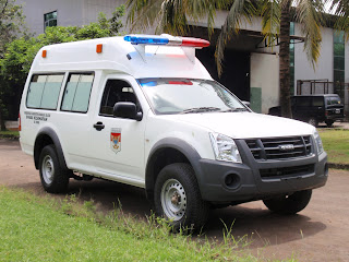 Gambar Mewarnai Mobil Ambulance Projects Pinterest di 