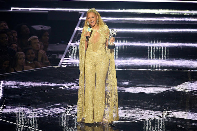 Beyoncé trófeu VMA 2016
