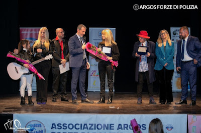 Premio ARGOS Forze di POLIZIA per l'attrice e madrina evento Loredana CANNATA