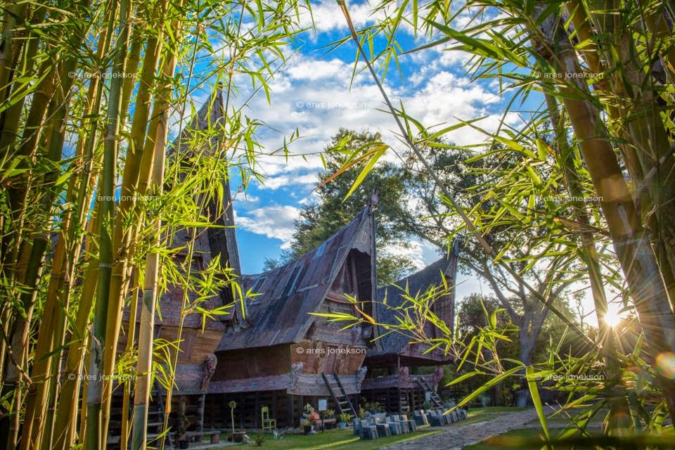 rumah adat batak