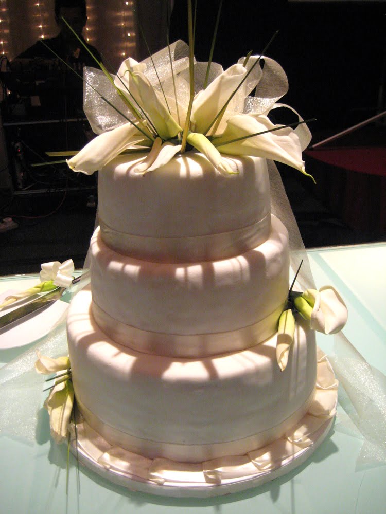 3Tier Calla Lily Wedding Cake 6 9 12 round Butter Cake covered with 