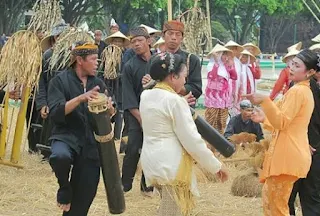 Kesenian, Senjata Tradisional, Pakaian Adat, Rumah Adat Suku Baduy Banten