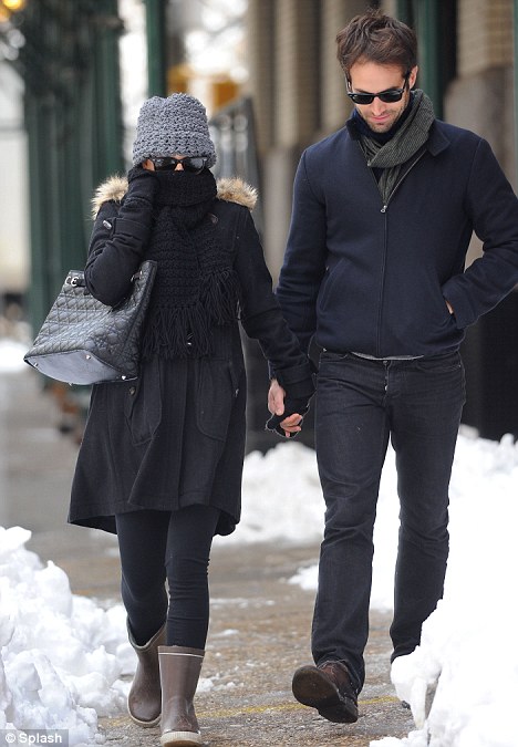 Natalie Portman and her fianc  Benjamin Millepied head out for lunch in New 