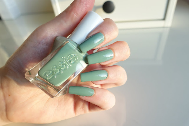 essie gel couture beauty nap