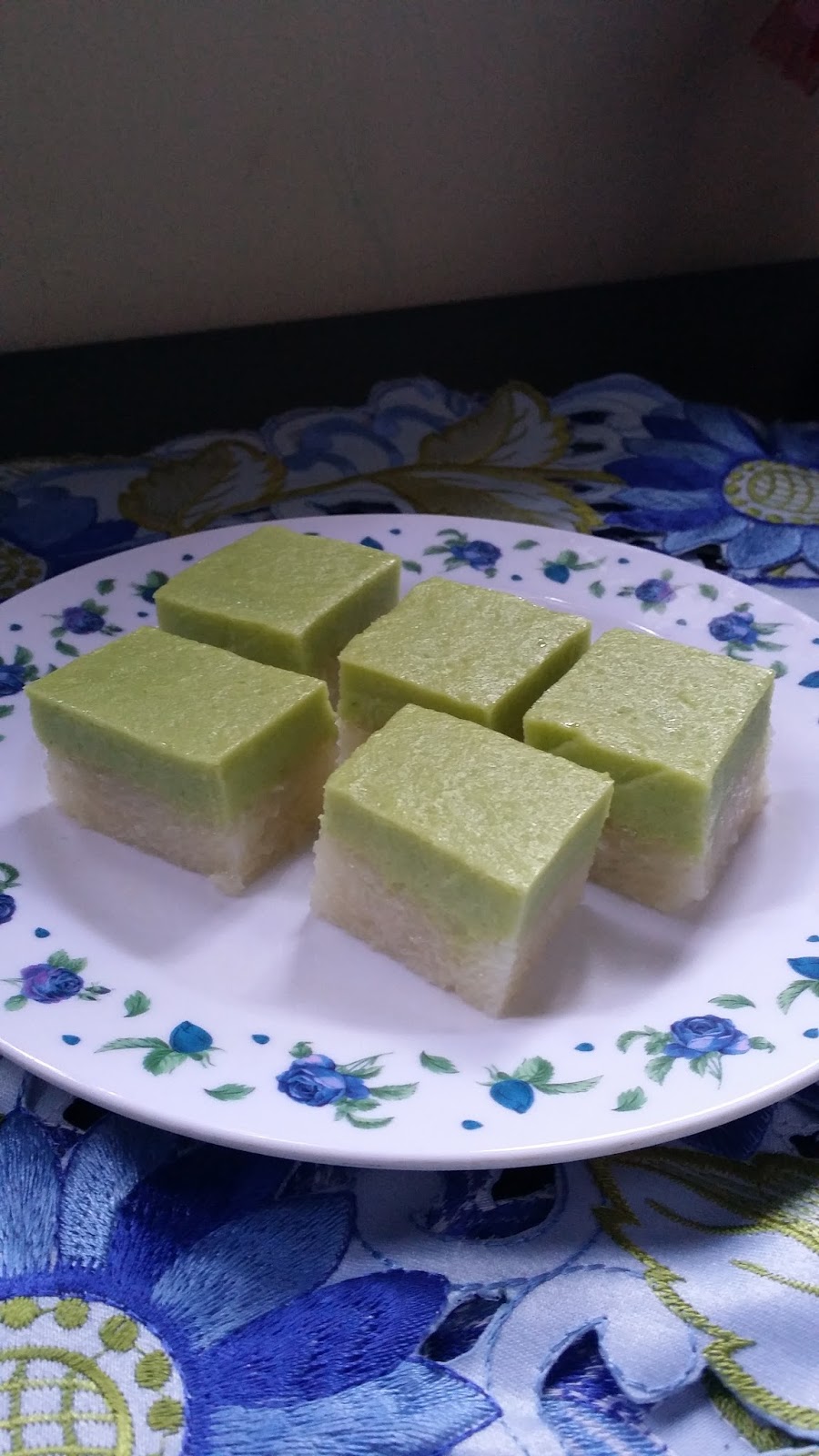 DuNia CiNTa KaMi♥♥♥: KUIH SERI MUKA PANDAN