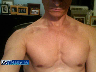 Anthony Weiner lewd pictures, shirtless photo