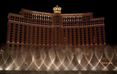 The Bellagio Casino Fountain Show Seen On www.coolpicturegallery.net