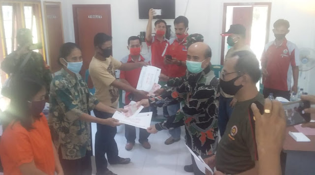 Pembagian BLT di Desa Tetehosi Sirombu Berjalan Lancar