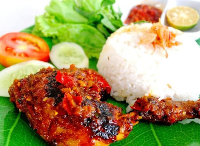 Resep Ayam Geprek Bensu Crispy dan Gurih - Solusi Menarik