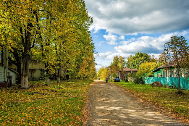 Осенняя улица в селе