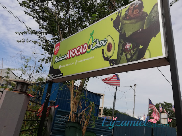 Makan Minum di Melaka : Malacca Avocado Choc Viral - eyzamiel