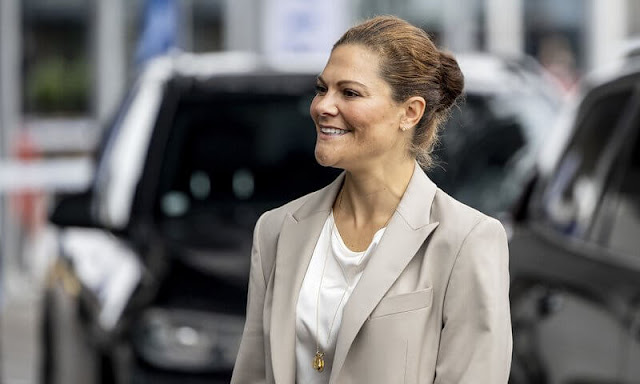 Crown Princess Victoria wore a beige Sasha wool blazer by Filippa K. Little Liffner crossbody bag