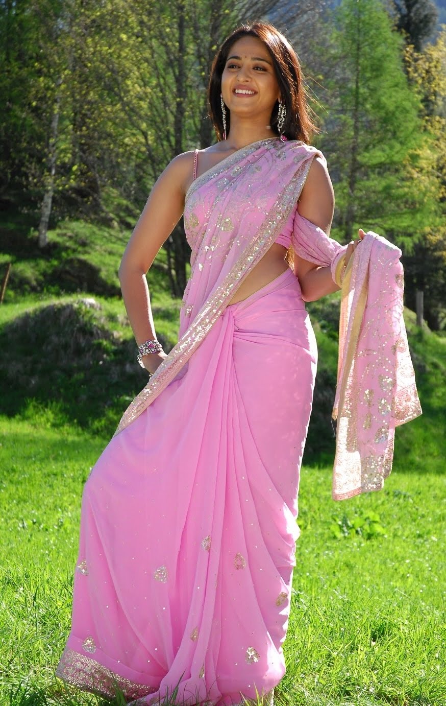 [Anushka-Pink-saree.bmp]