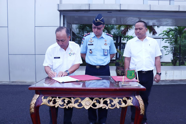 Bupati Muba  Berikan Dua Unit Mobil operasional Dinas  Lapas dan STIH Rahmaniyah Sekayu