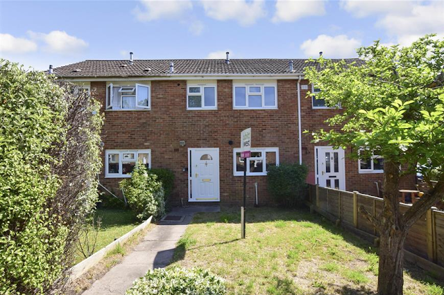 3 bed house, Charles Avenue, Chichester, West Sussex