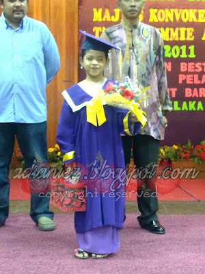graduation puteri sulung ibu 13