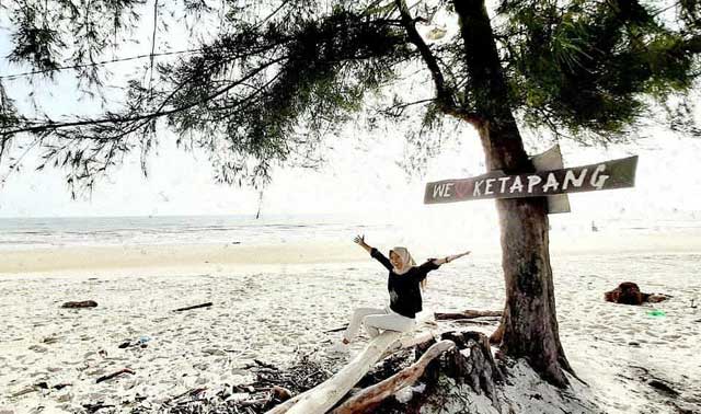 Fasilitas di Pantai Ketapang Lampung