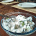 Saladinha de pepino com iogurte (aka Tzatziki).