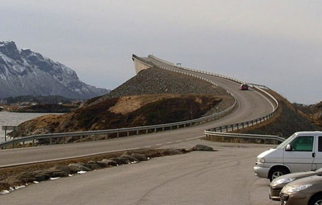 Storseisundet Bridge di Atlantic Road, Norwegia