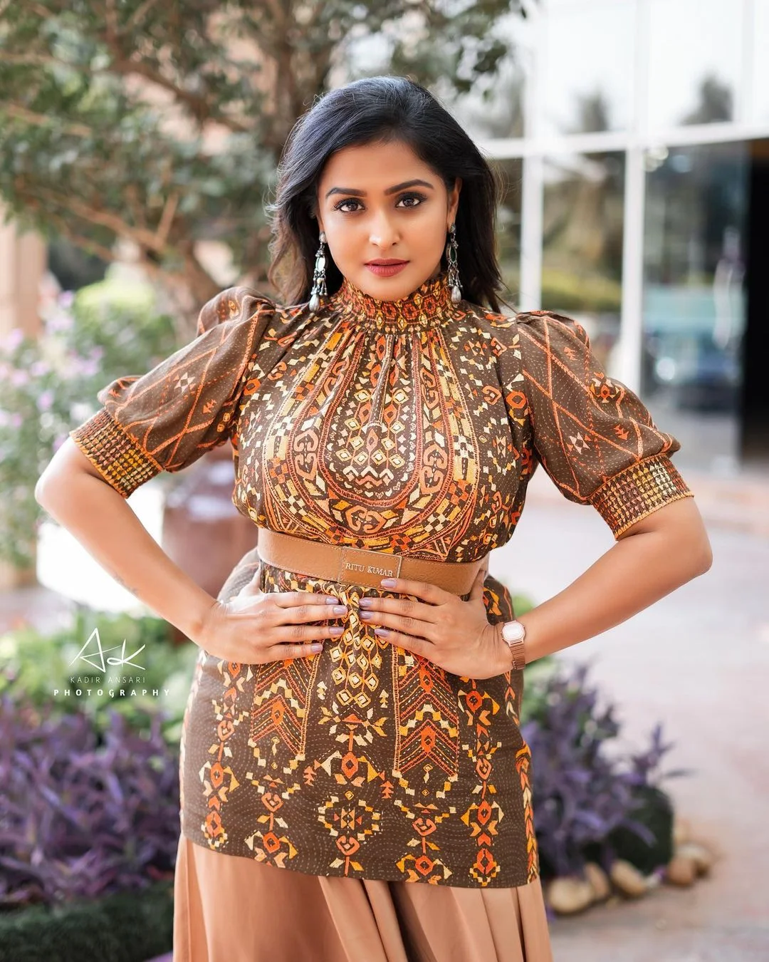 Actress Ramya nambeesan latest stunning photoshoot