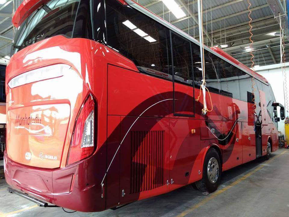 Penampakan Bus Pariwisata Manhattan Terbaru SR2 XHD Prime Karoseri Laksana Dengan Chassis SKSBus ASC-SF