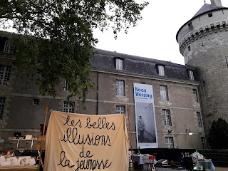 Illusions perdues d'Honoré de Balzac par le Nouveau Théâtre Populaire spectacle joué sur l'esplanade du château de Tours dans le cadre du week-end d'anniversaire de la naissance d'Honoré de Balzac à Tours