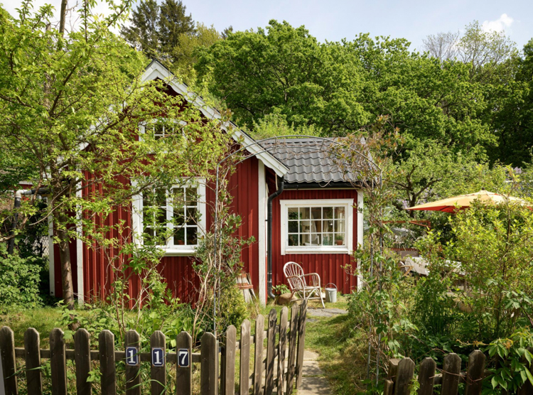 my scandinavian home: A Beautifully Crafted Tiny House On Wheels